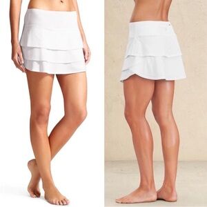 Athleta white tiered swagger tennis golf skort skirt Medium